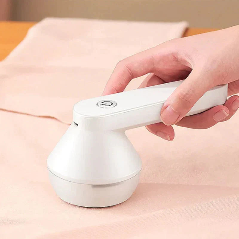 Rechargeable lint remover for impeccable clothing